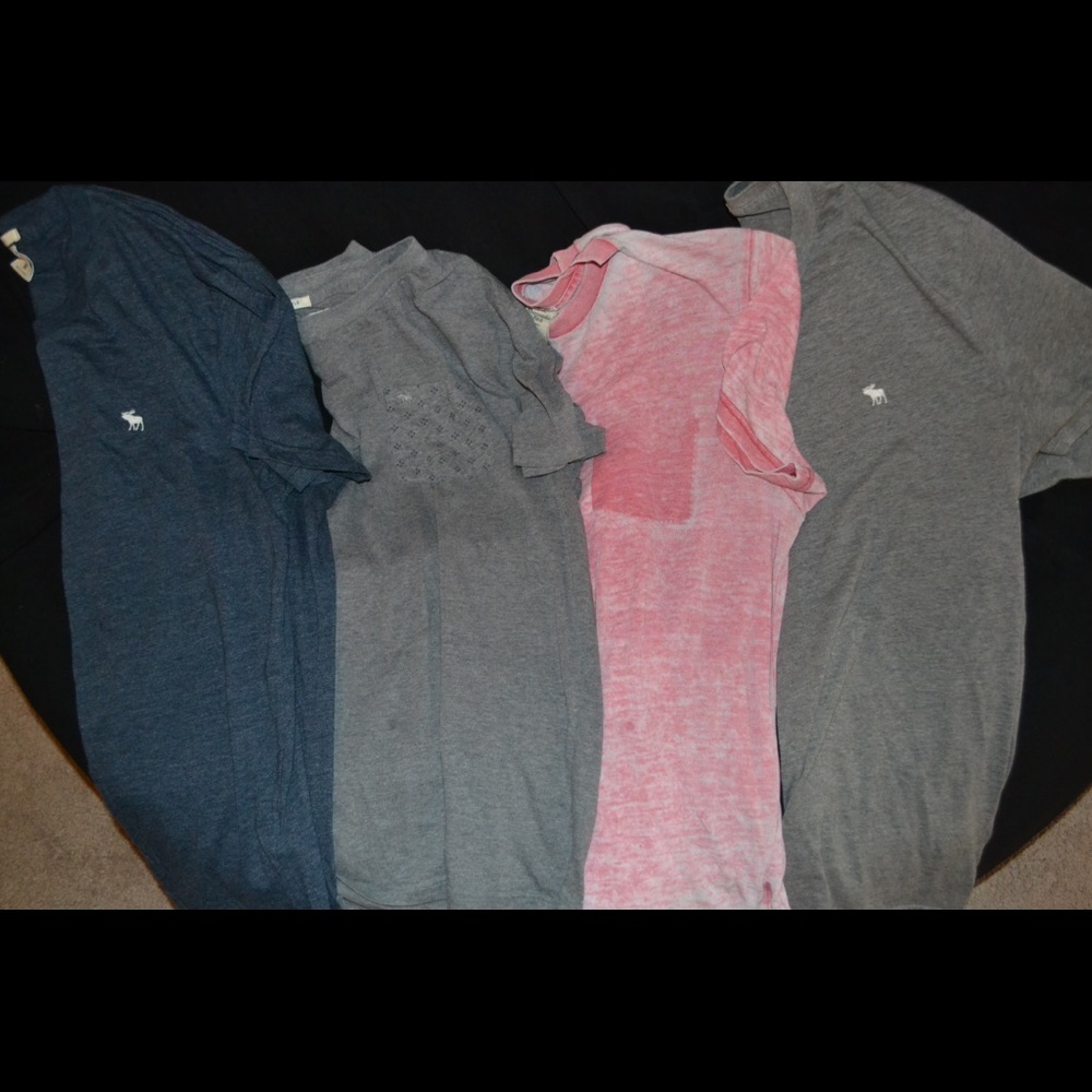 ✨ LOT OF [4] A&F T-SHIRTS - Medium ✨